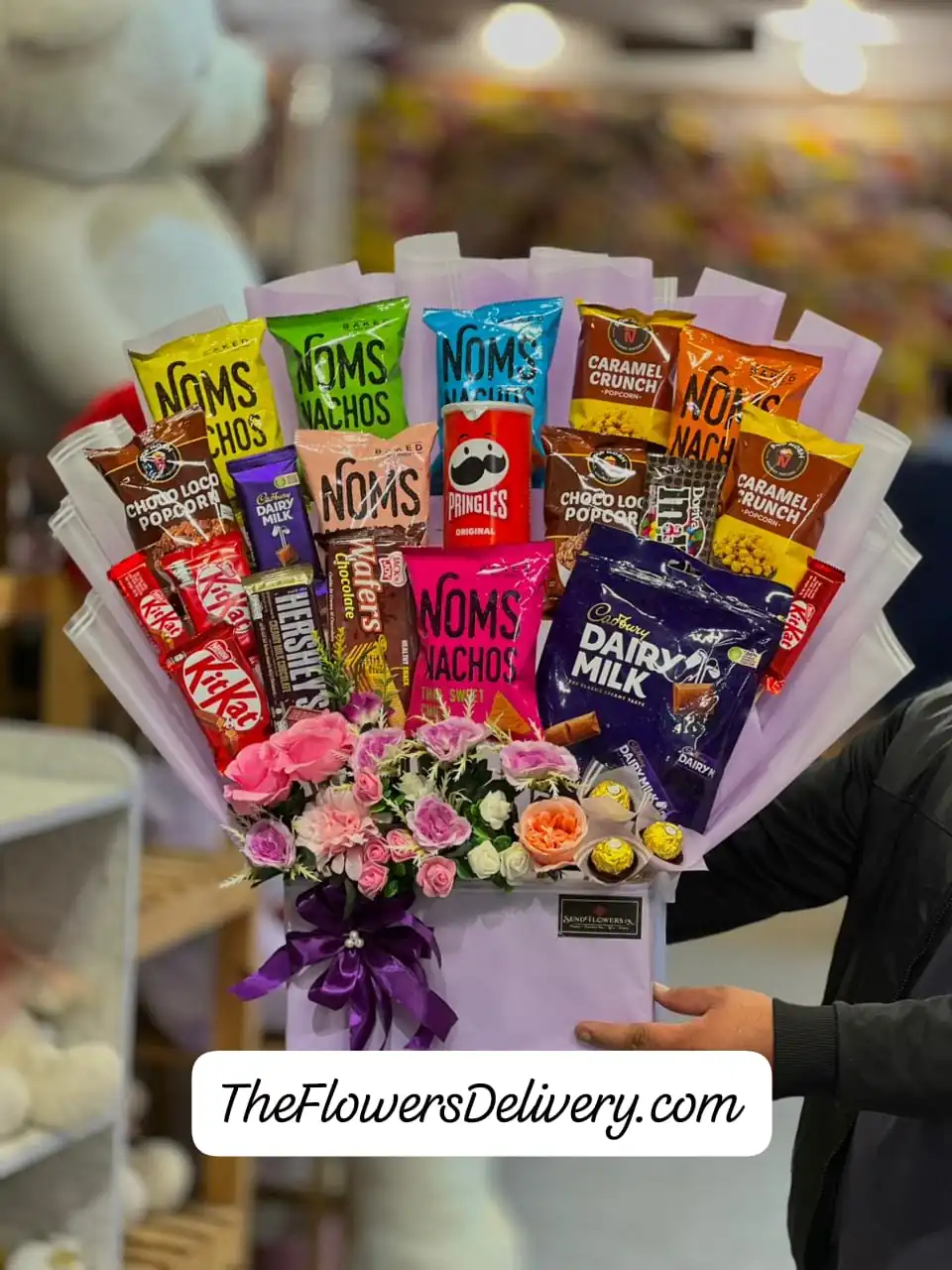 Snacks and Chocolate Box Lahore - TheFlowersDelivery.com