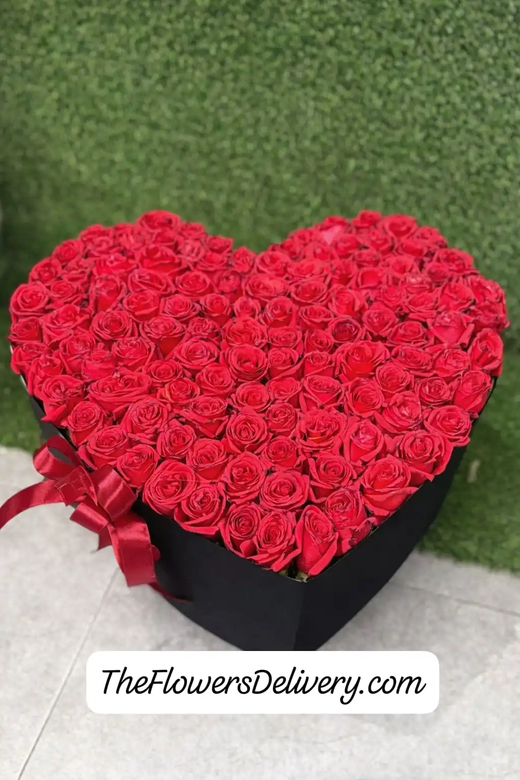 Send Valentine Roses to Lahore - TheFlowersDelivery.com