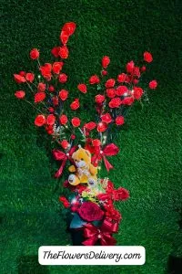Red Roses Decor Lahore - TheFlowersDelivery.com