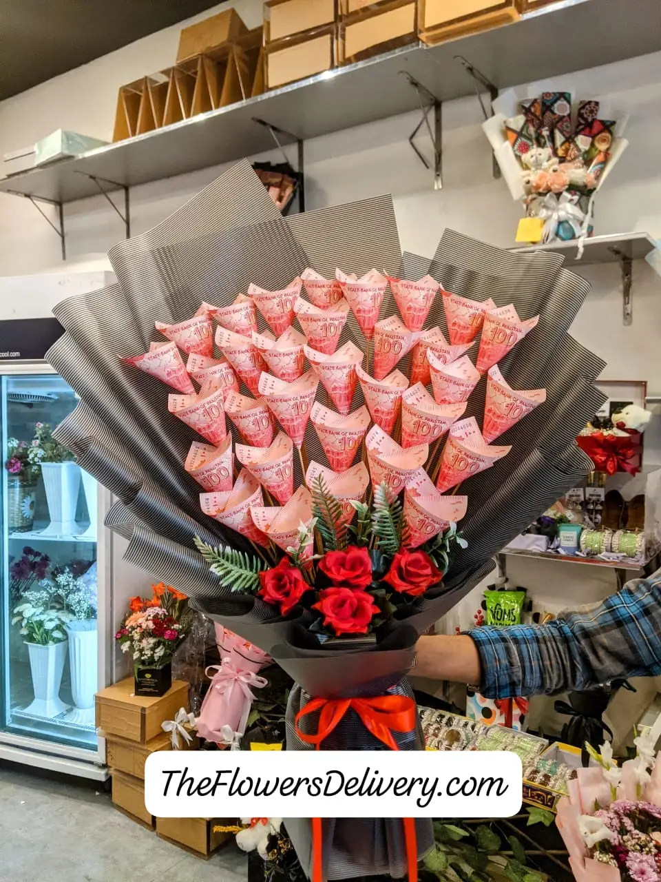 Eidi Gift Bouquet Lahore - TheFlowersdElivery.com