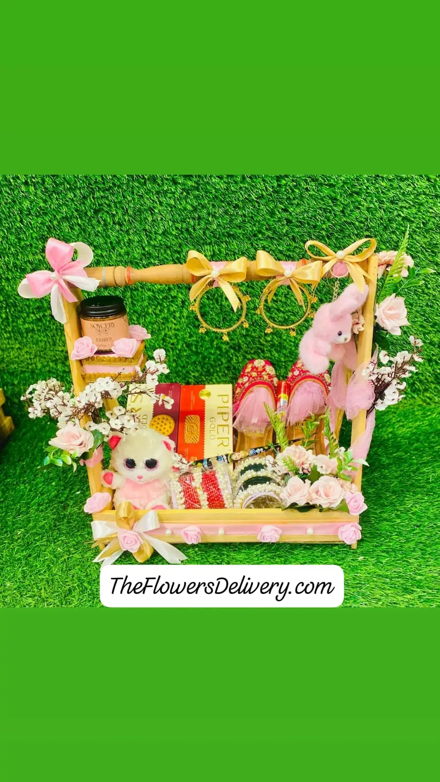 Eid Basket for Her Lahore - TheFlowersDelivery.com