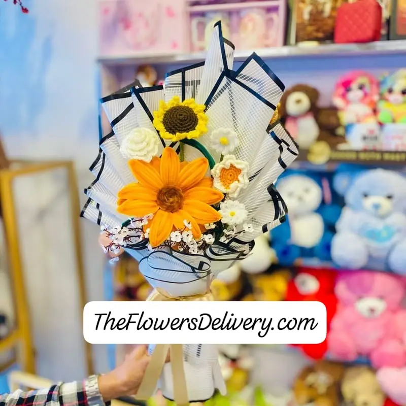 Flowers Gift for Mother's Day Lahore - TheFlowersDelivery.com