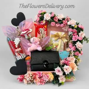 Gift Delivery for her Lahore - TheFlowersDelivery.com