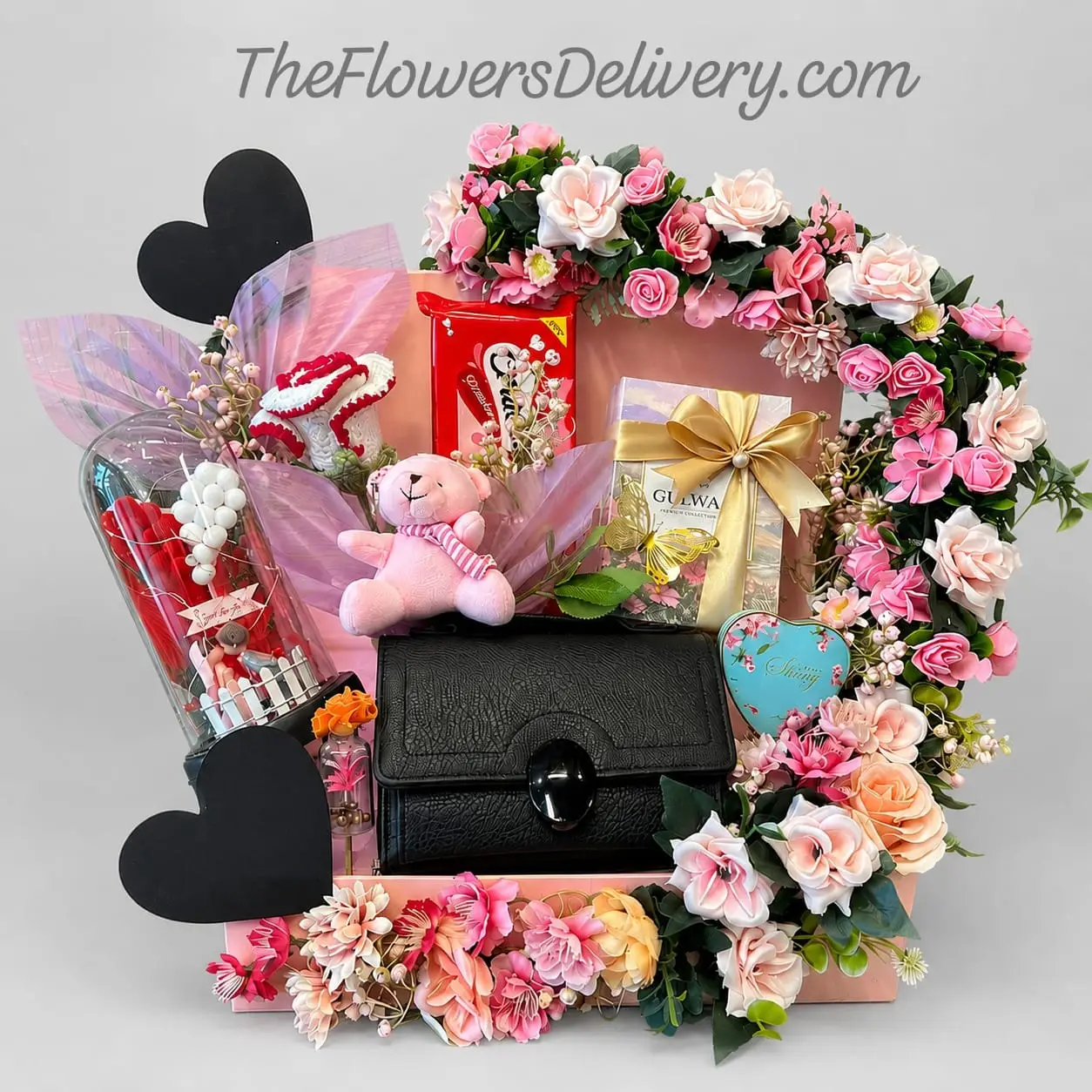 Gift Delivery for her Lahore - TheFlowersDelivery.com